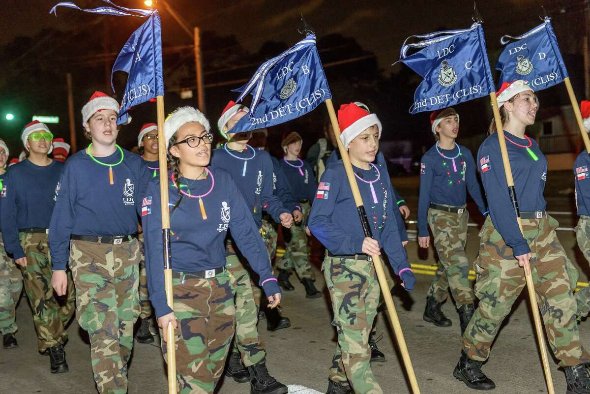 Friendswood Tx Christmas Parade 2022 Thousands To Greet Holiday Season At Friendswood Festival