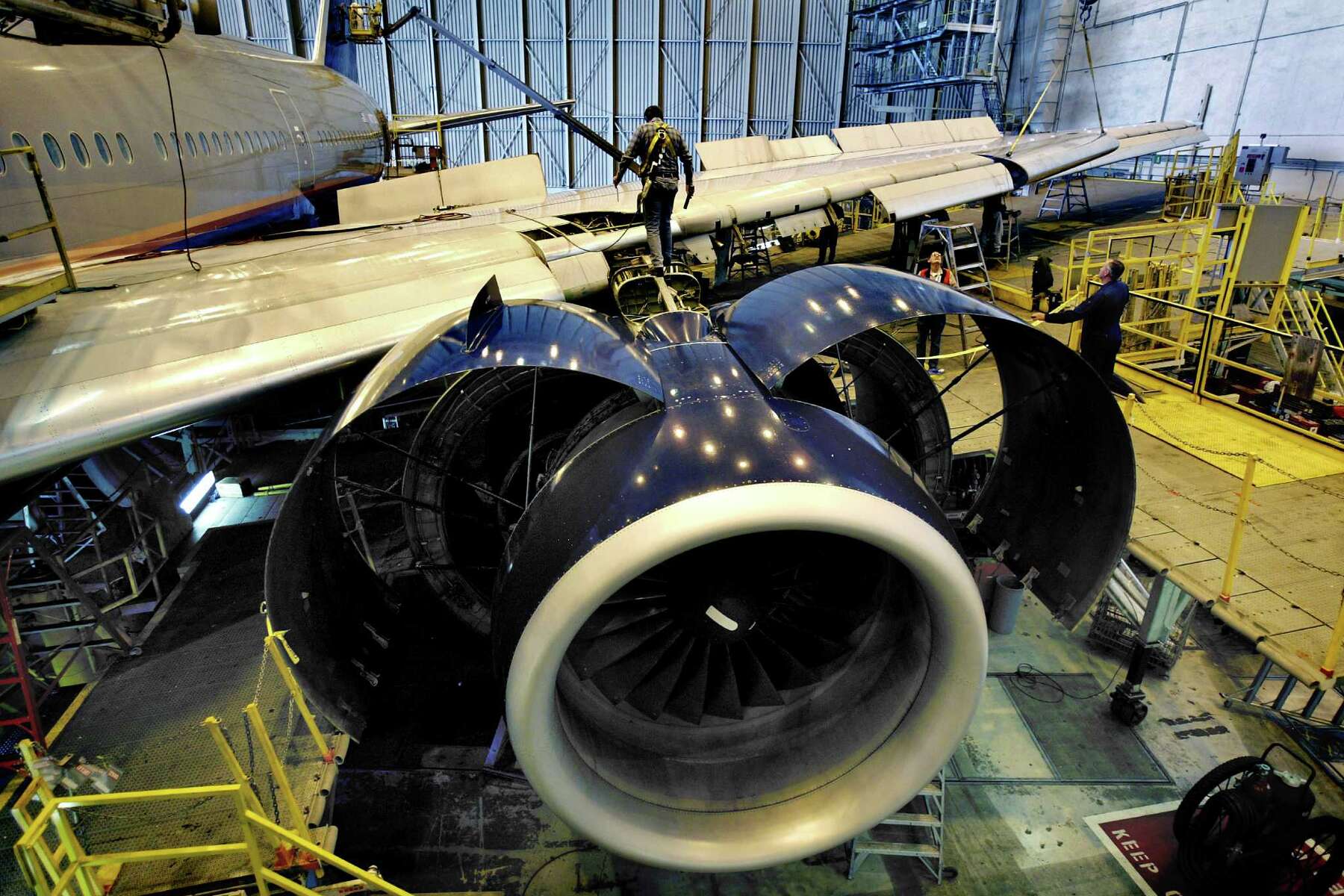 United mechanics approve new labor pact