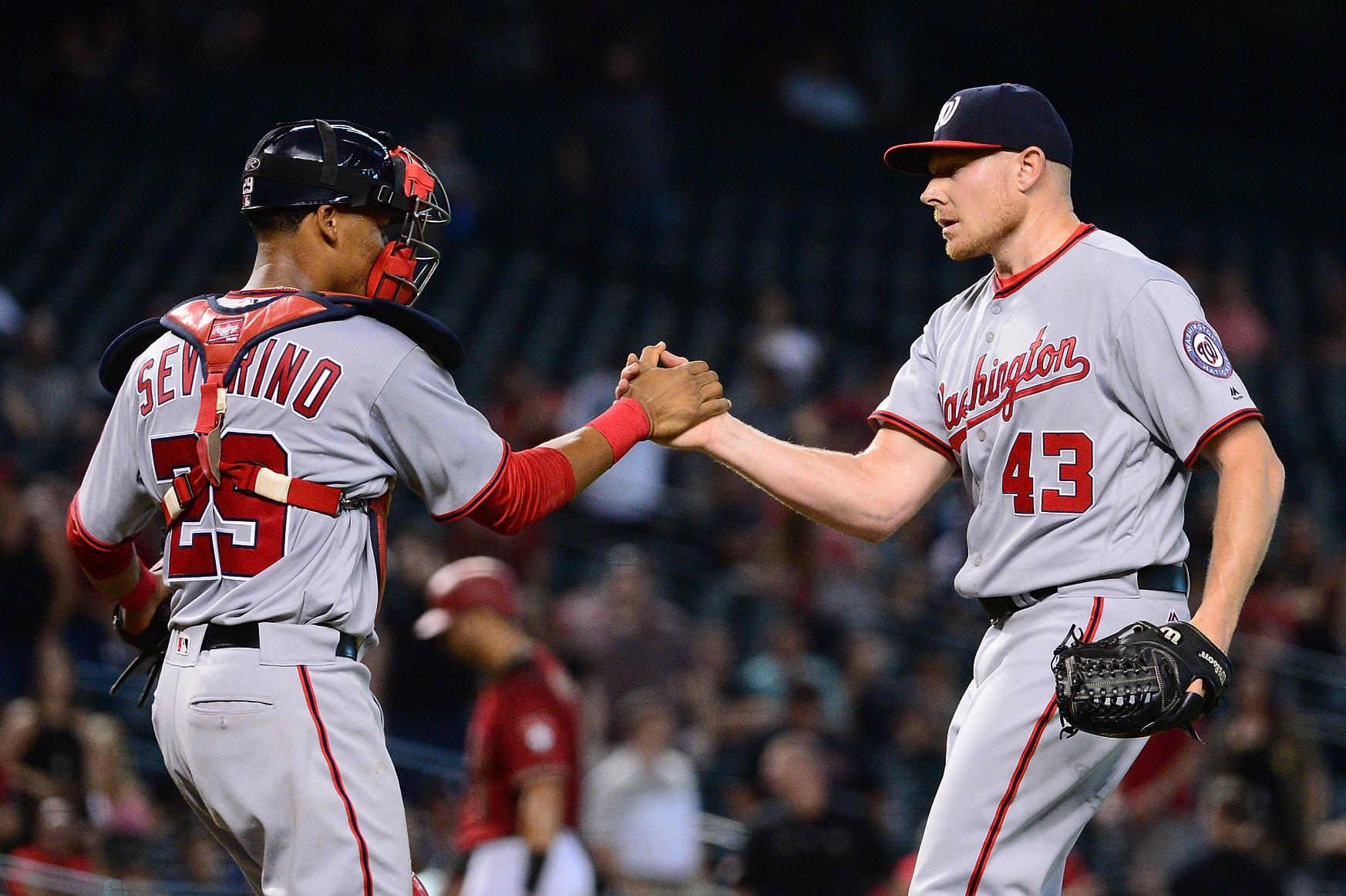 Giants sign free agent closer Mark Melancon