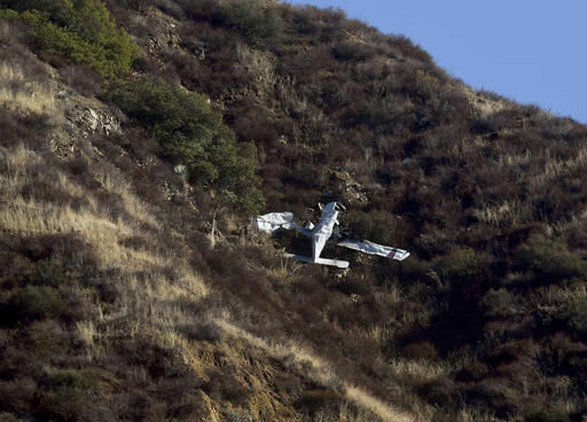 Pilot killed in crash of small plane on California mountain