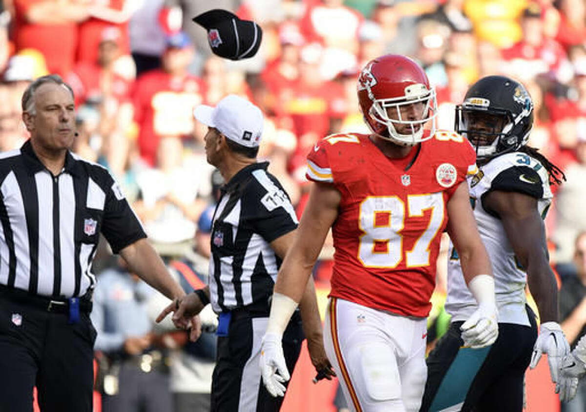 Chiefs' Kelce fined 24,309 for tossing towel at official