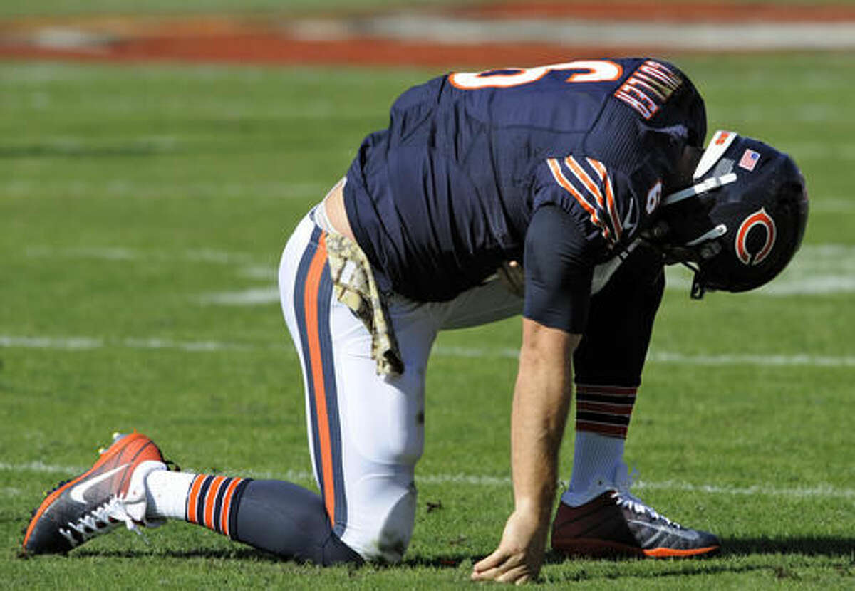 Chicago Bears quarterback Jay Cutler (6) reacts after turning the ball over to the Tampa Bay Buccaneers during the second quarter of an NFL football game Sunday, Nov. 13, 2016, in Tampa, Fla. (AP Photo/Steve Nesius)