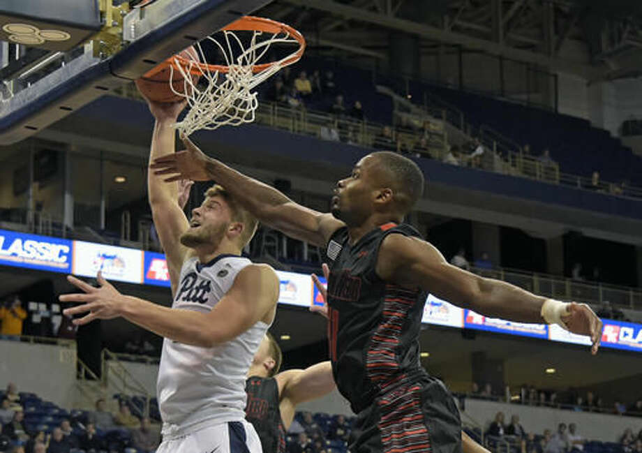 Johnson Scores 18 As Pitt Rolls By Gardner Webb 99 80 The