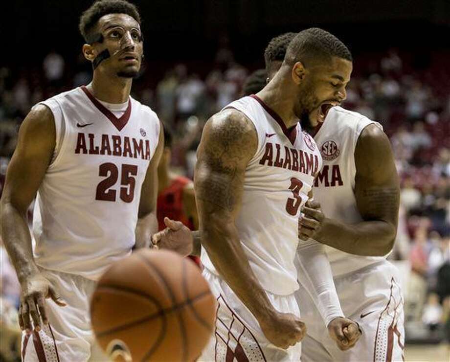 Mikesell Hits Late 3 Dayton Beats Alabama 77 72 The