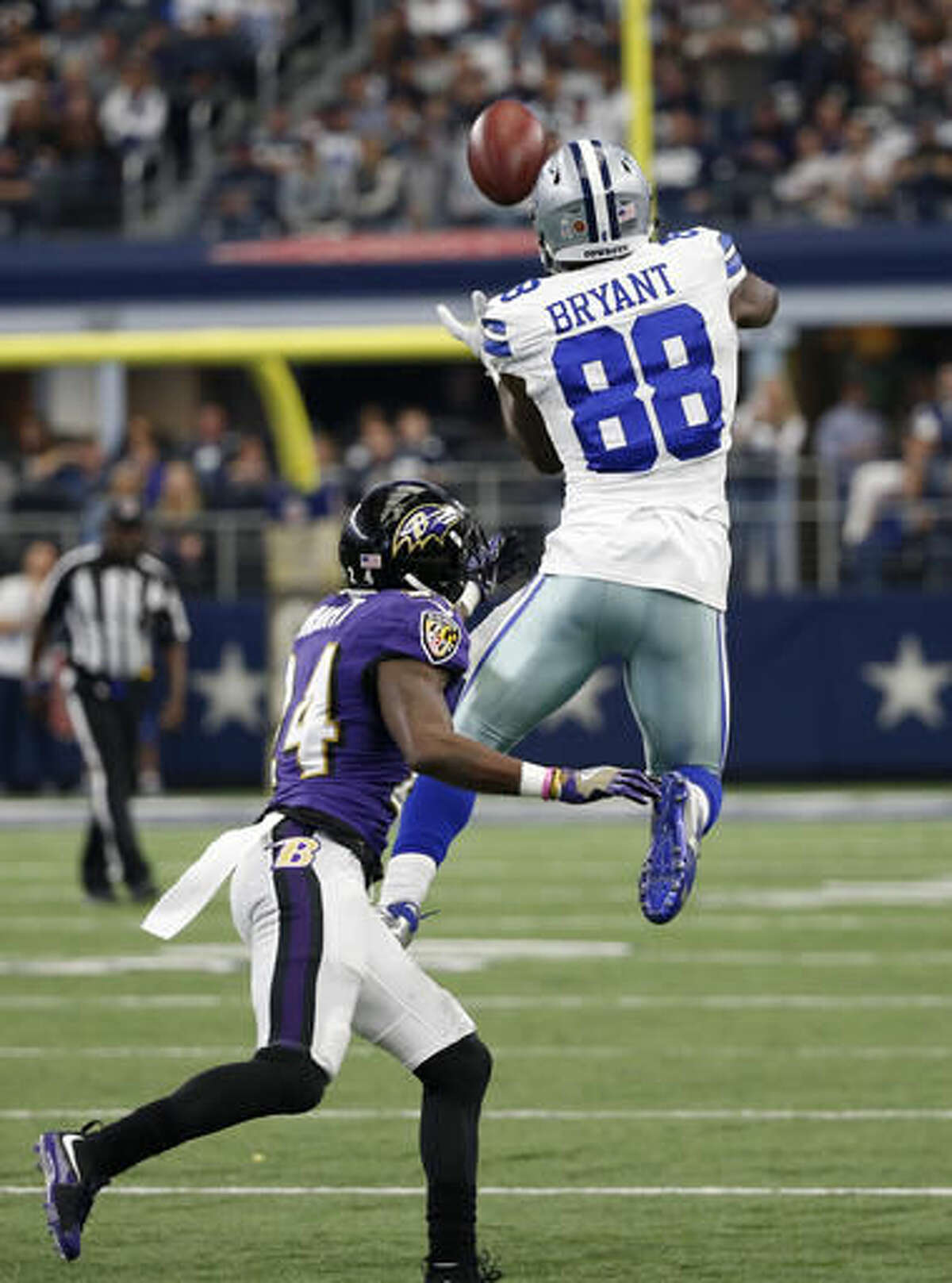 Cowboys' Bryant again has big game coming off emotional day