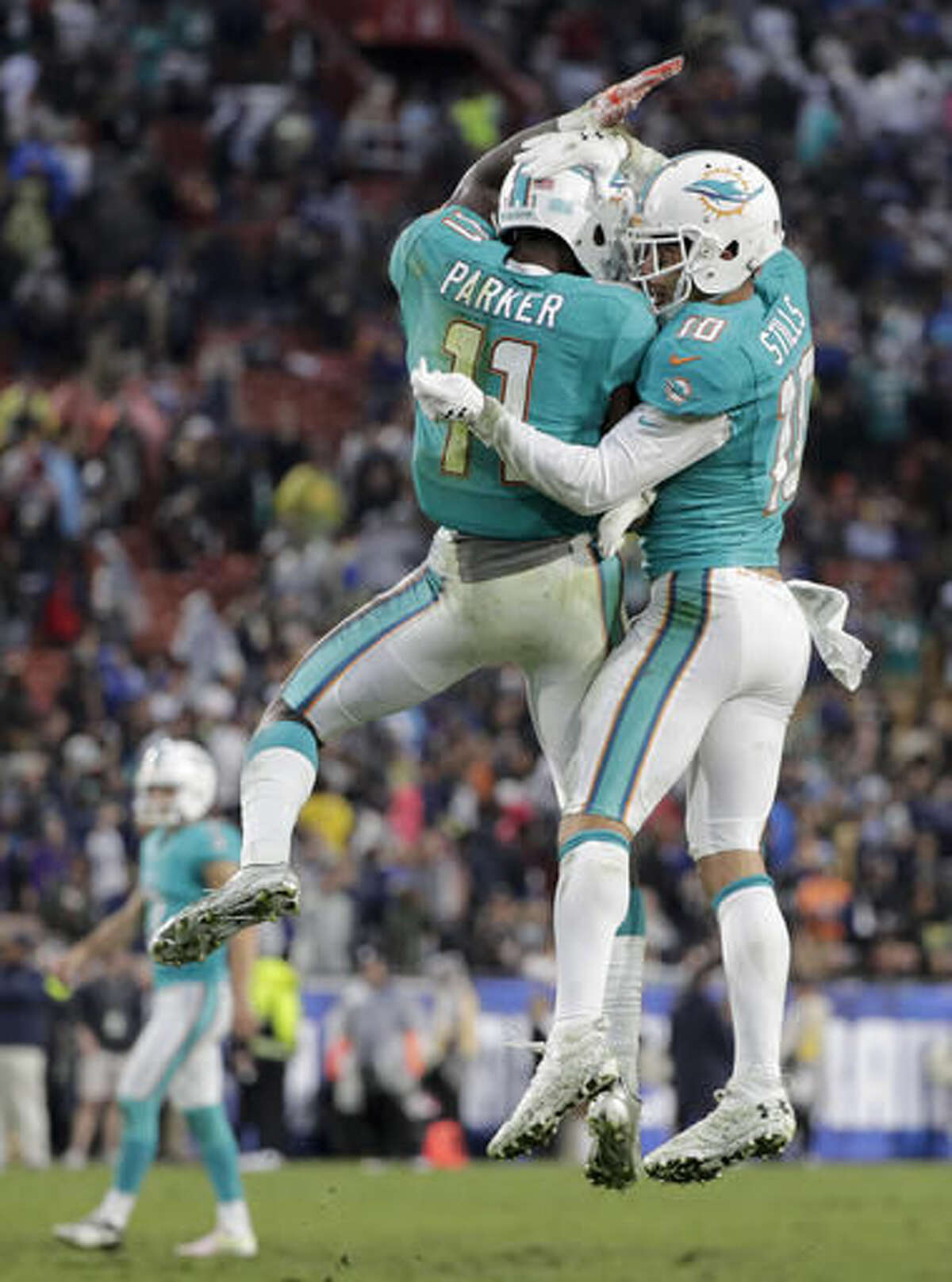 Miami Dolphins' 14-10 rally past Rams is pure Hollywood