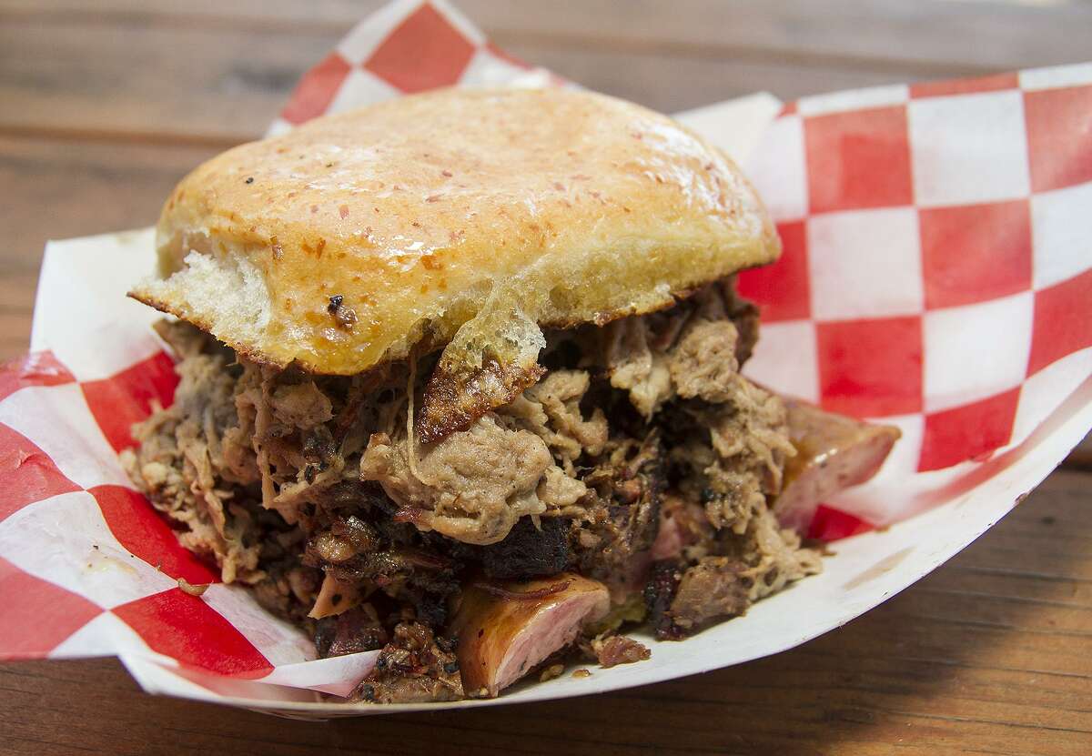 Review Smoke and circumstance at BDaddy’s Barbeque