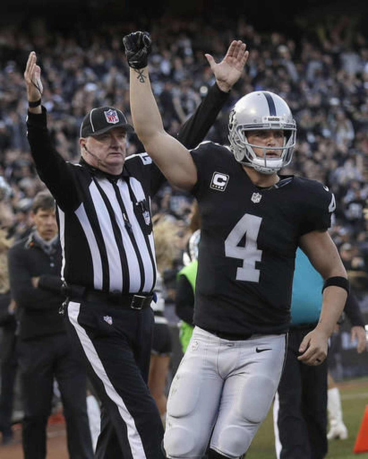 Carr Overcomes Injury To Rally Raiders Past Panthers 35-32