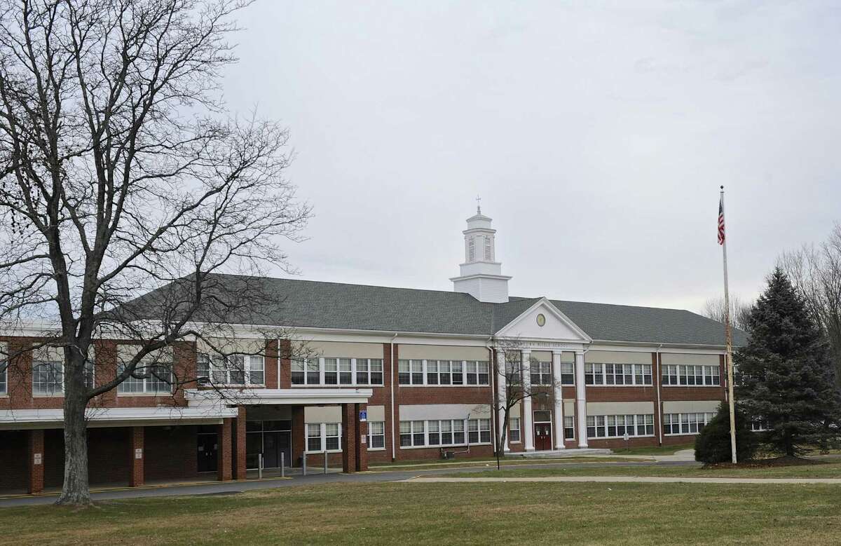 Board of Education votes to keep Newtown Middle School open