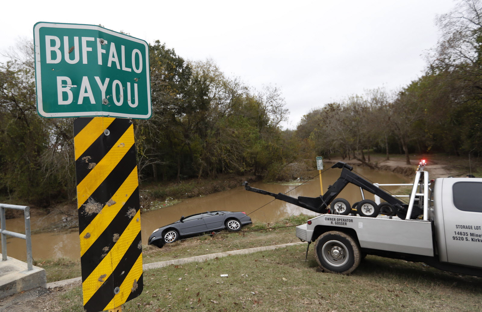 Parking in buffalo bayou? : houston