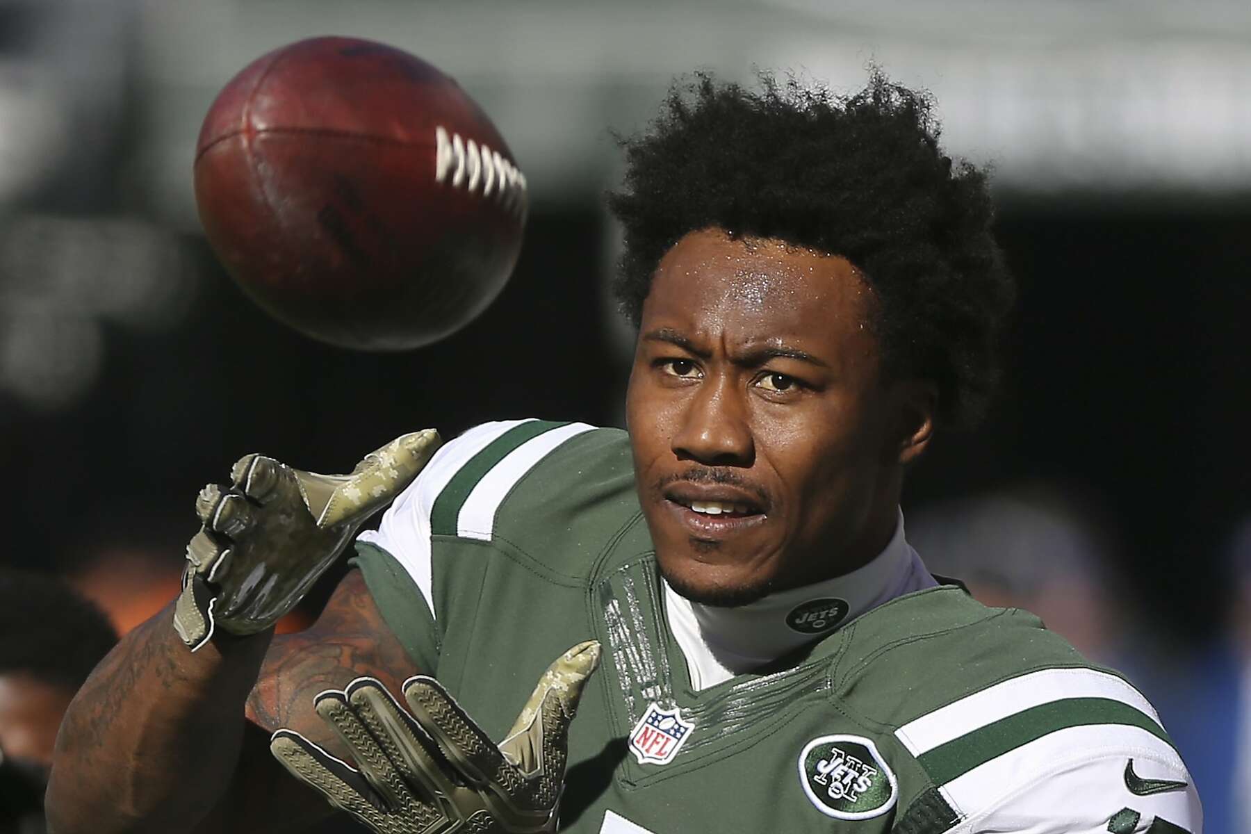 AP source: Jets releasing WR Brandon Marshall