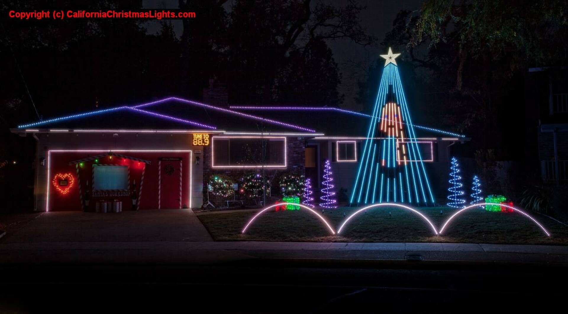 The best neighborhoods for holiday lights in the Bay Area