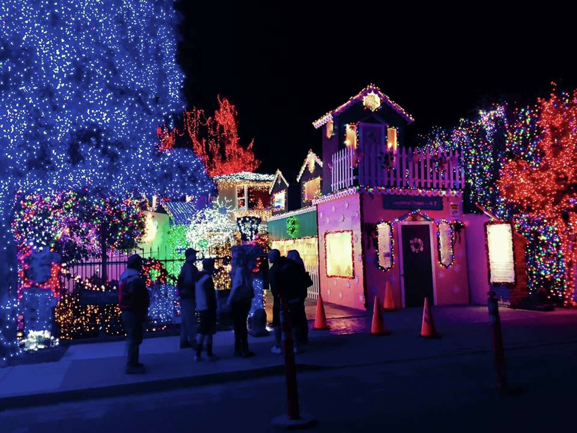 The best neighborhoods for holiday lights in the Bay Area