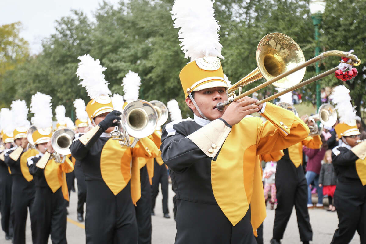 Downtown Conroe entertains 1K with Christmas celebration, parade