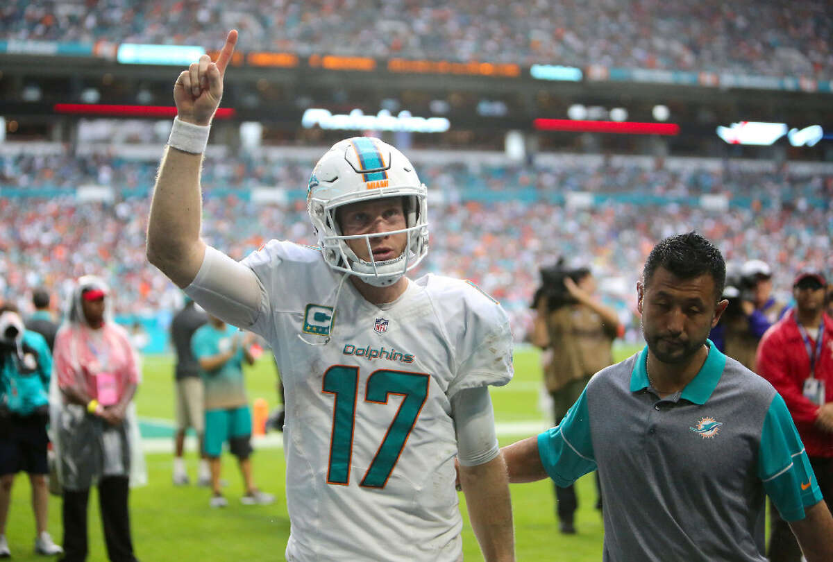 NFL: Big Spring grad Tannehill hurt as Dolphins beat Cards on late kick