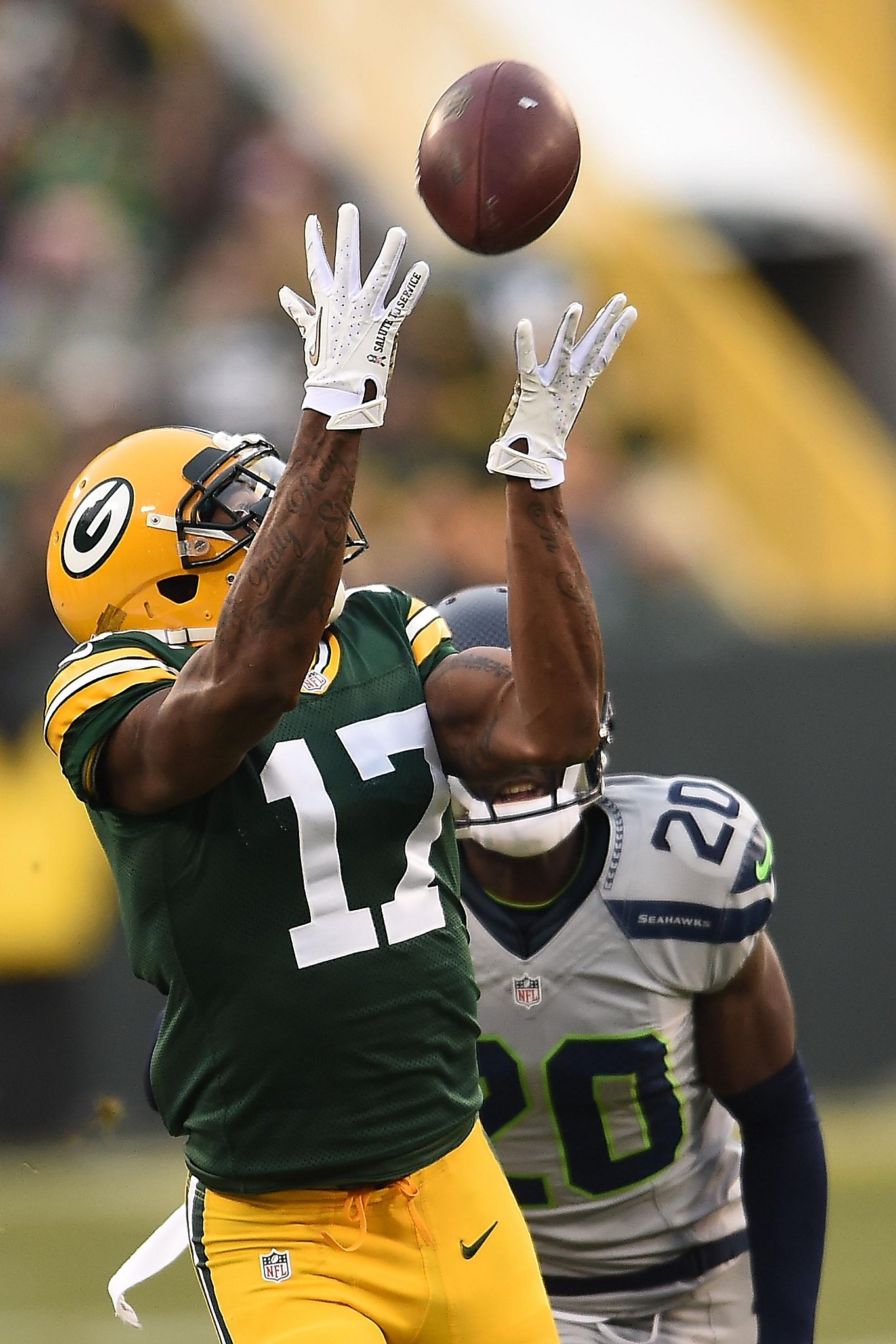 Pack is back: Aaron Rodgers, Green Bay rout Seahawks 38-10