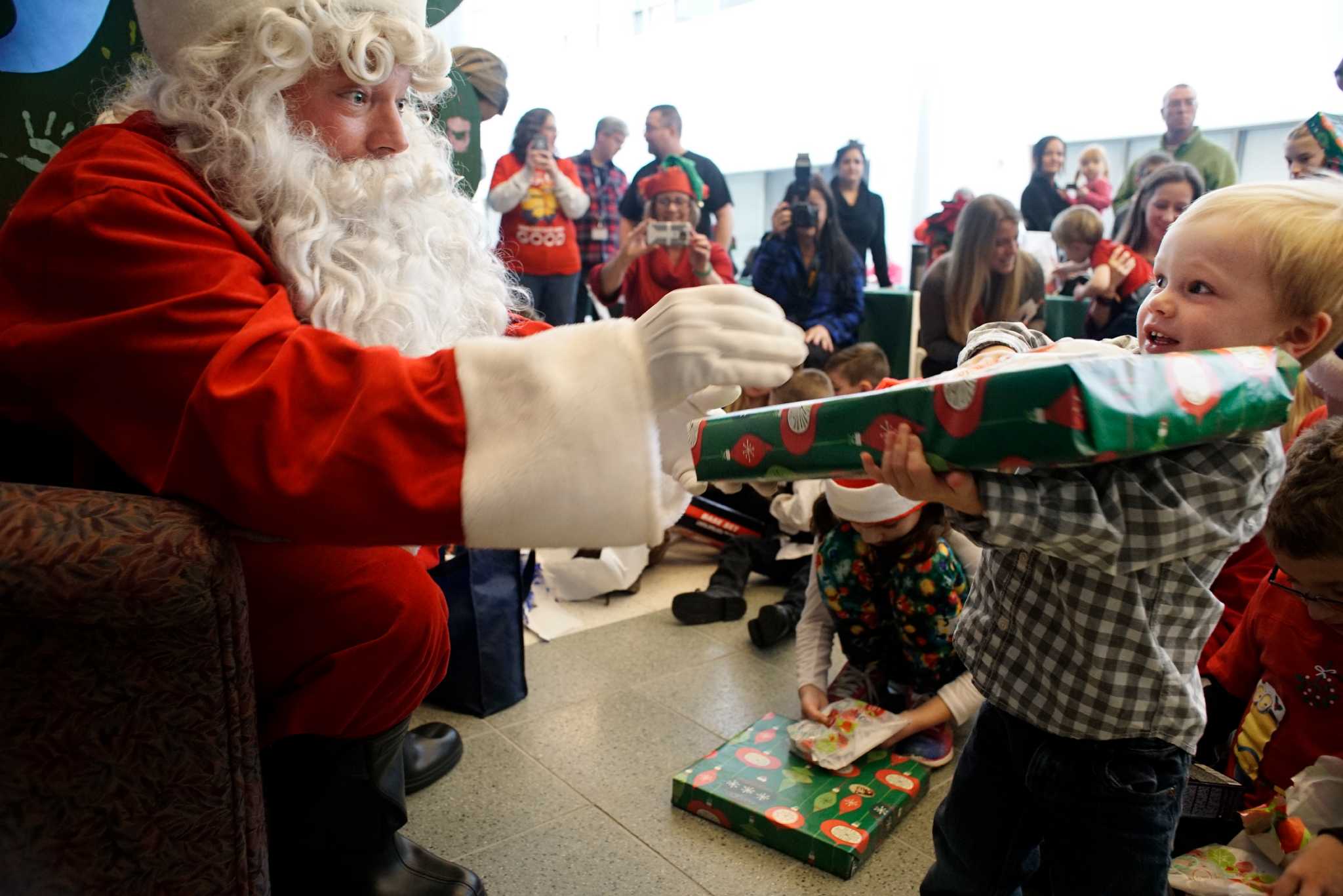 Photos: Holiday breakfast for Cardiac Kids