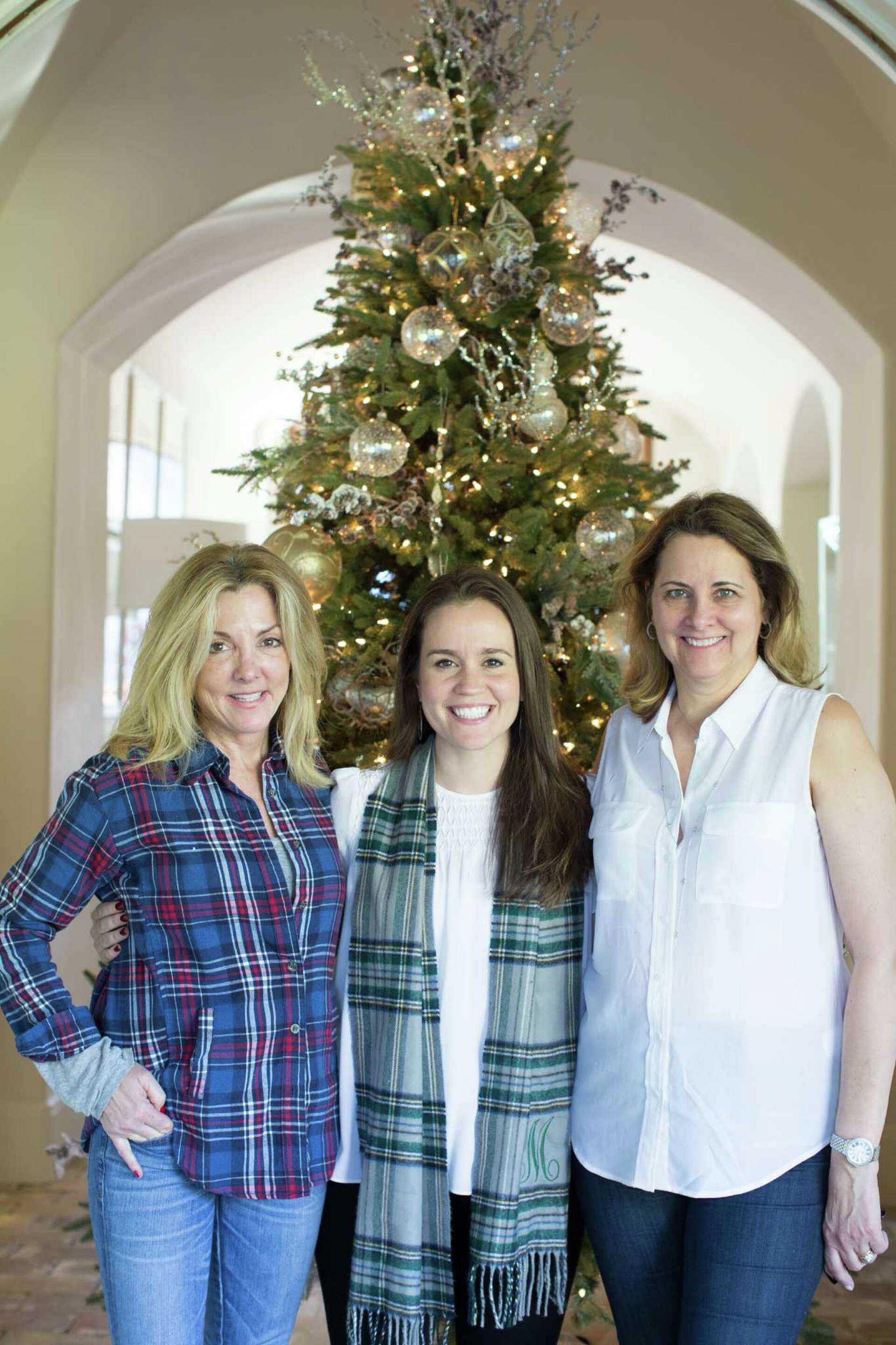 D'Antonis create a cozy holiday spot for their Rockets family