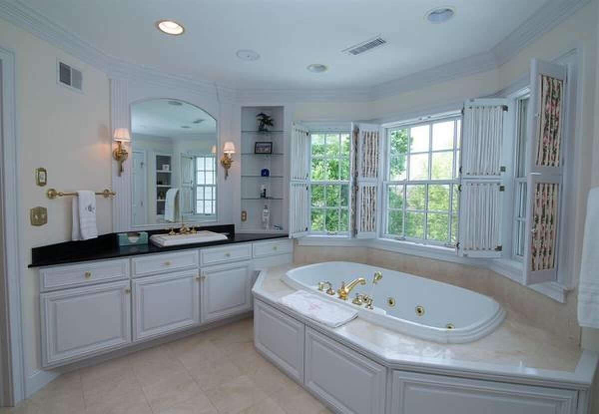 For sale 5 homes in the North Colonie school district