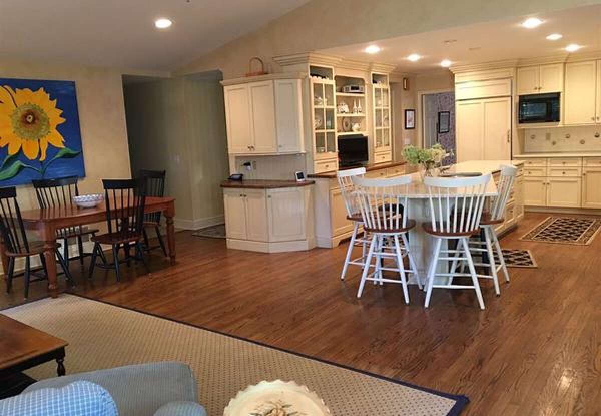 For sale 5 homes in the North Colonie school district