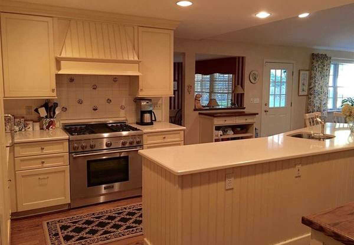 For sale 5 homes in the North Colonie school district