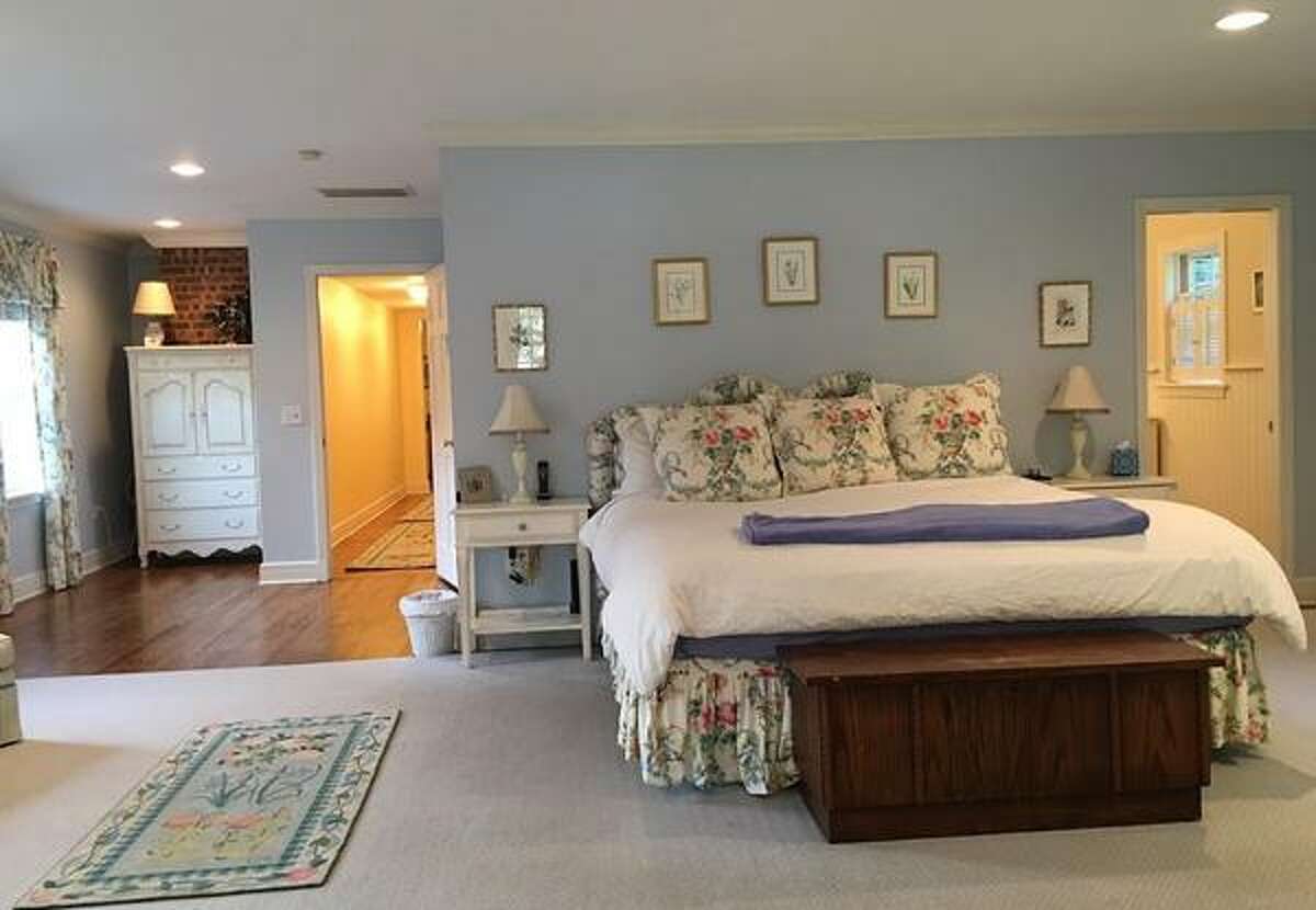 For sale 5 homes in the North Colonie school district