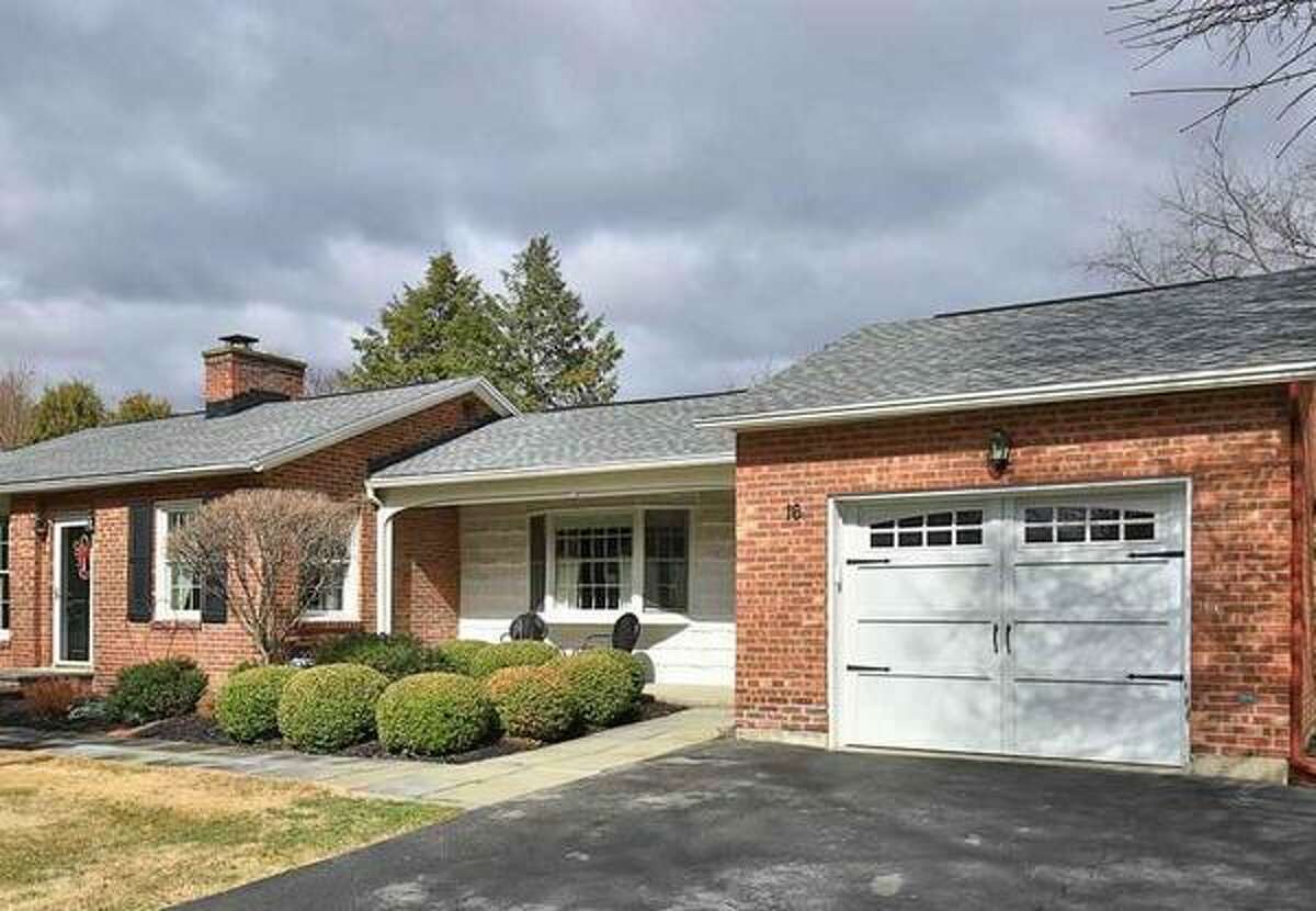 For sale 5 homes in the North Colonie school district