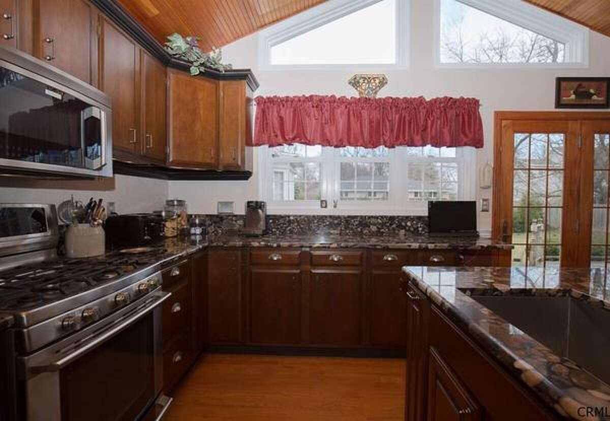 For sale 5 homes in the North Colonie school district