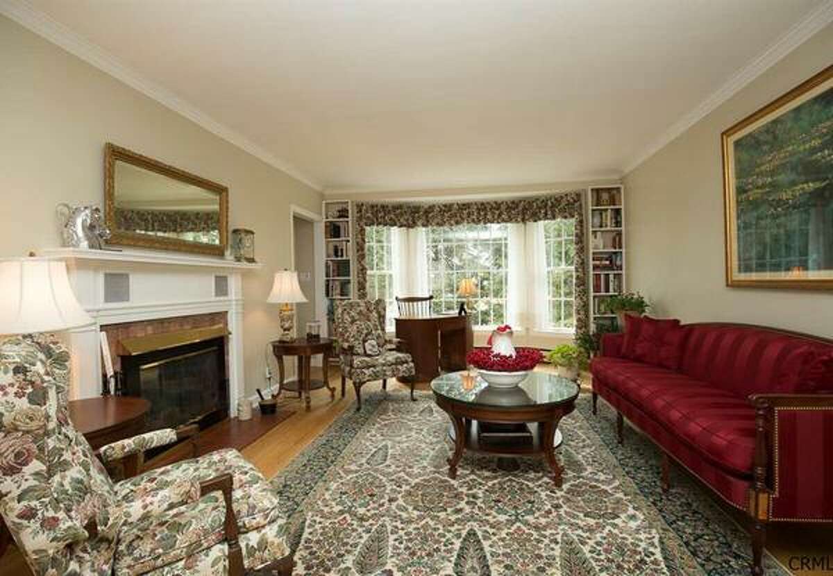 For sale 5 homes in the North Colonie school district