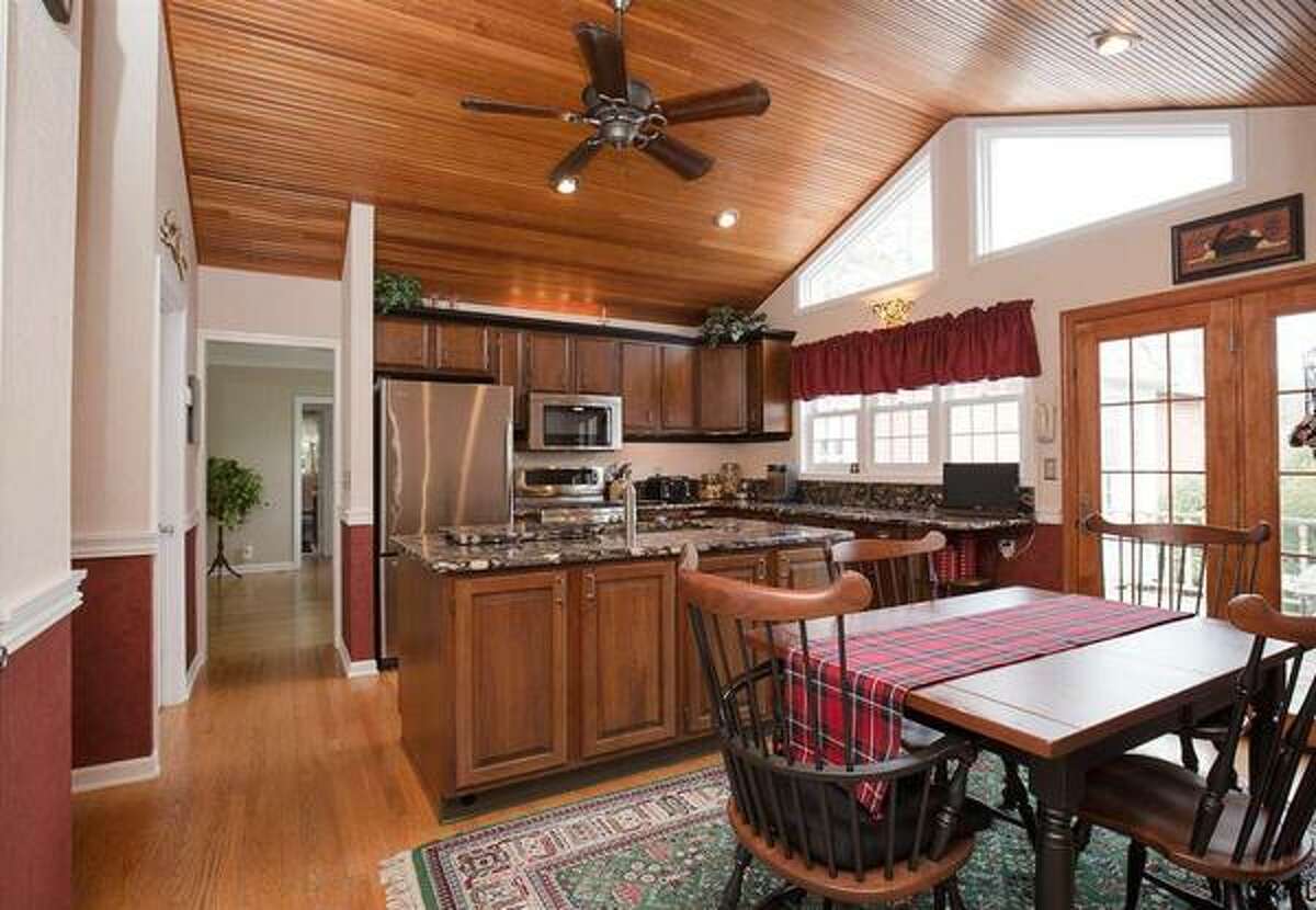 For sale 5 homes in the North Colonie school district