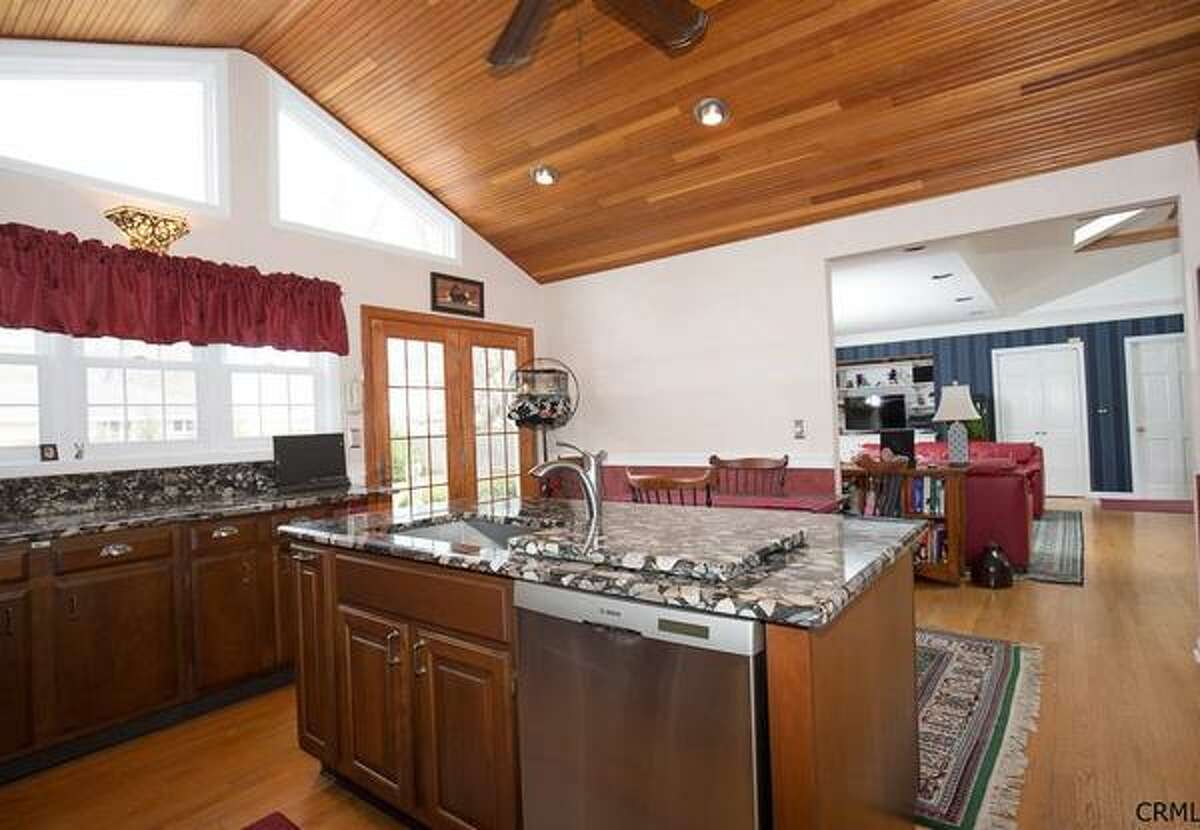 For sale 5 homes in the North Colonie school district