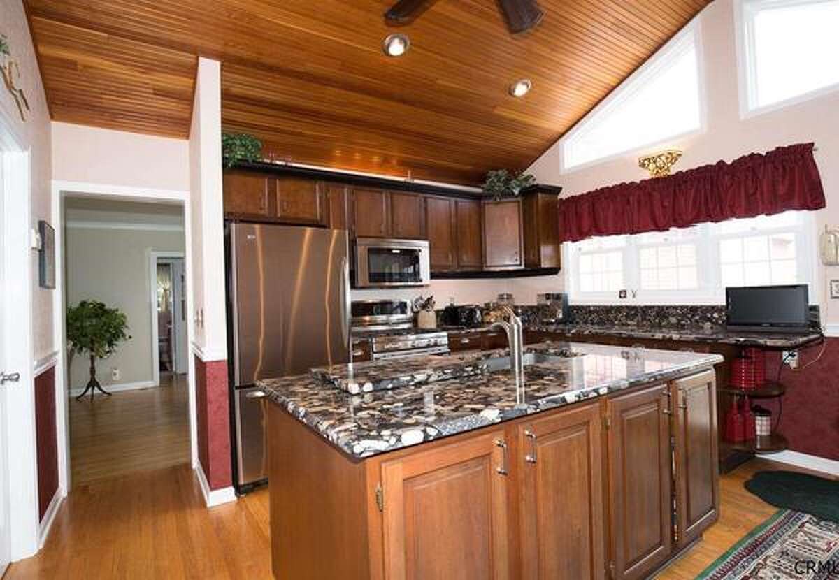 For sale 5 homes in the North Colonie school district