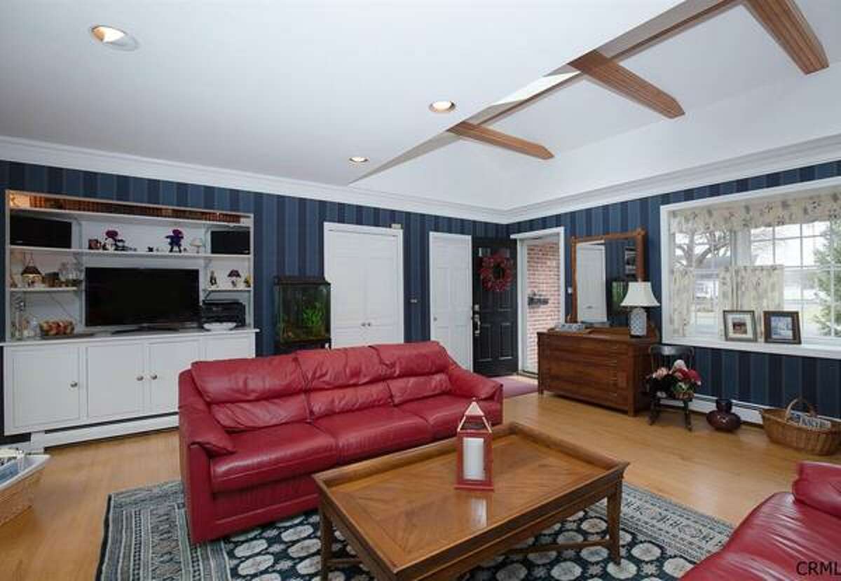 For sale 5 homes in the North Colonie school district