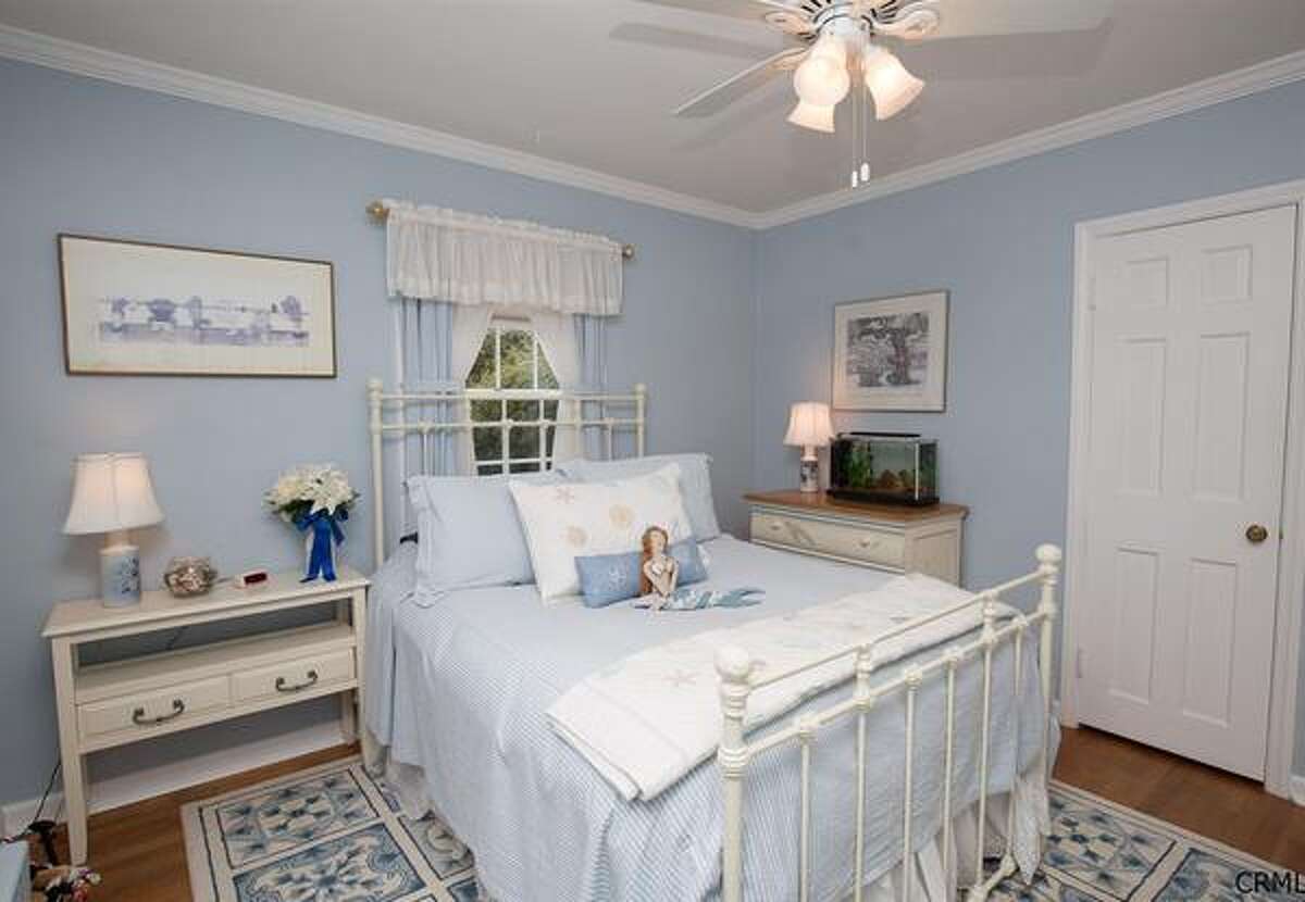 For sale 5 homes in the North Colonie school district