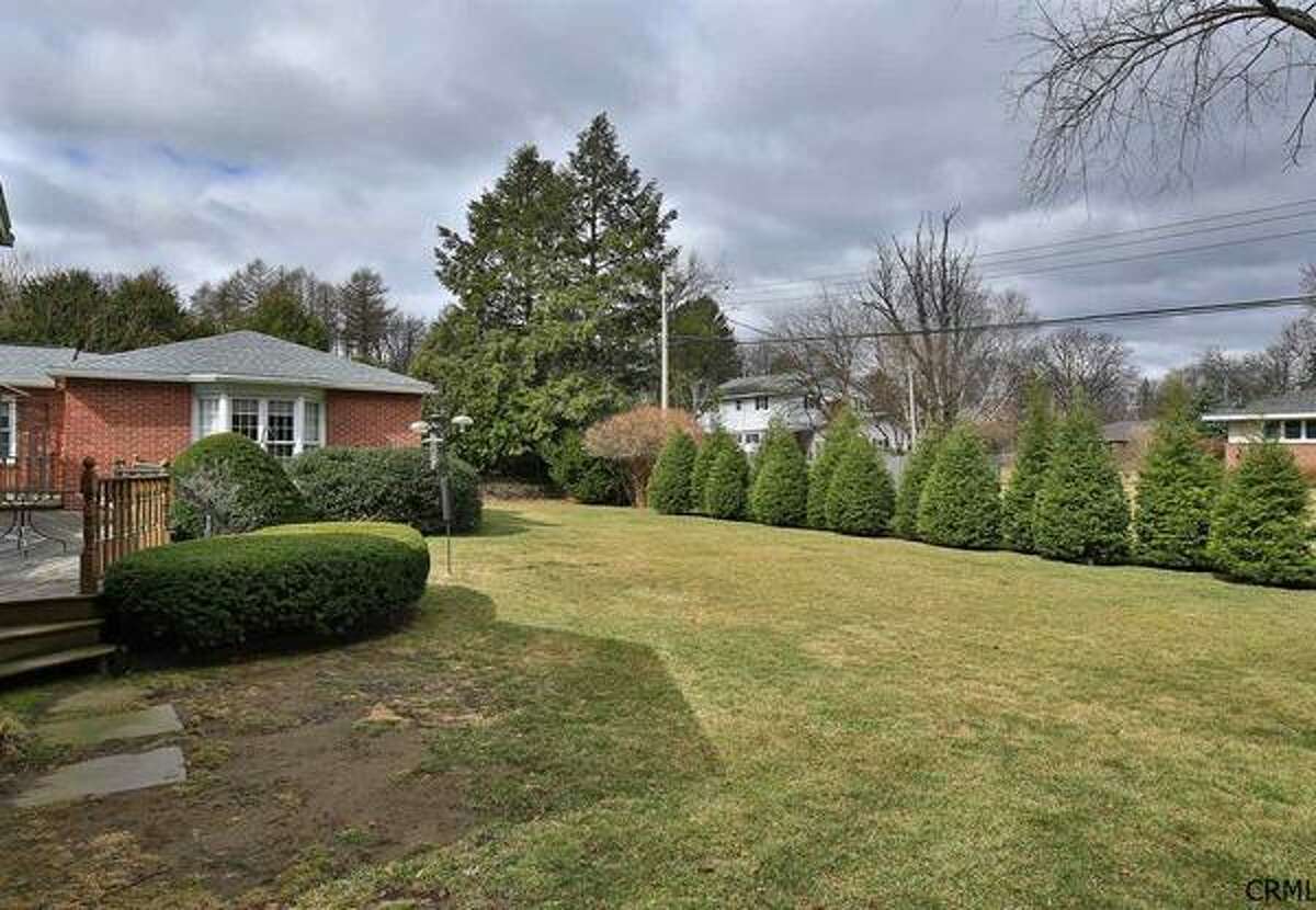 For sale 5 homes in the North Colonie school district