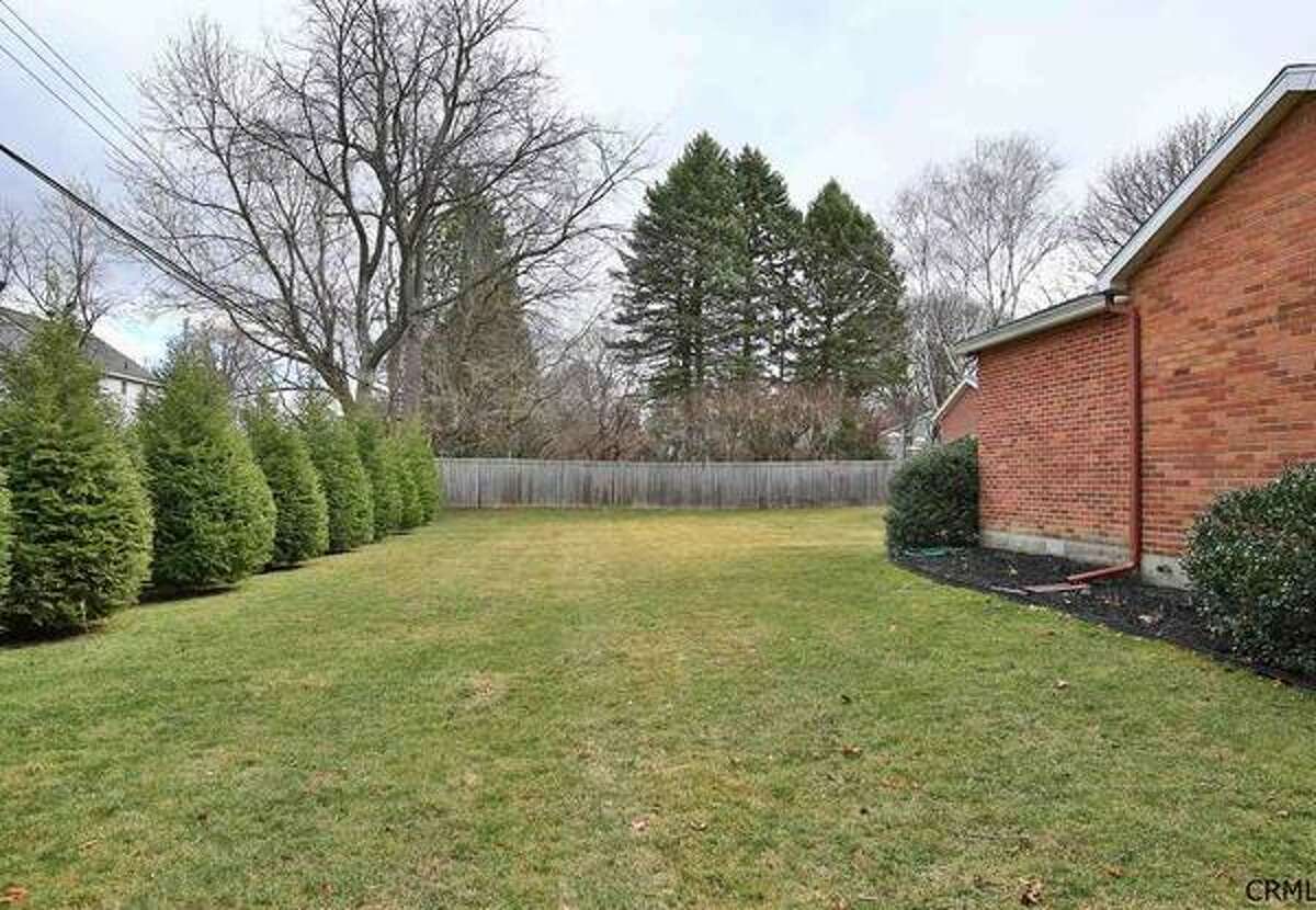 For sale 5 homes in the North Colonie school district