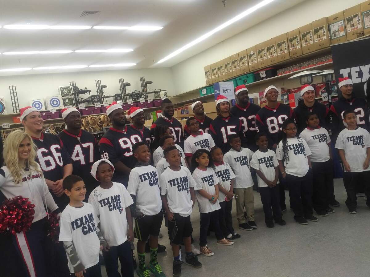 Kids get shopping spree from Houston Texans 