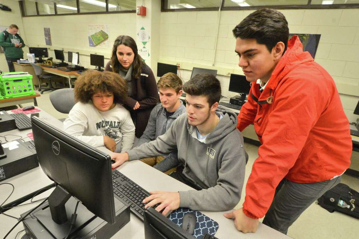 Norwalk High School team hopes to build prosthetics for children