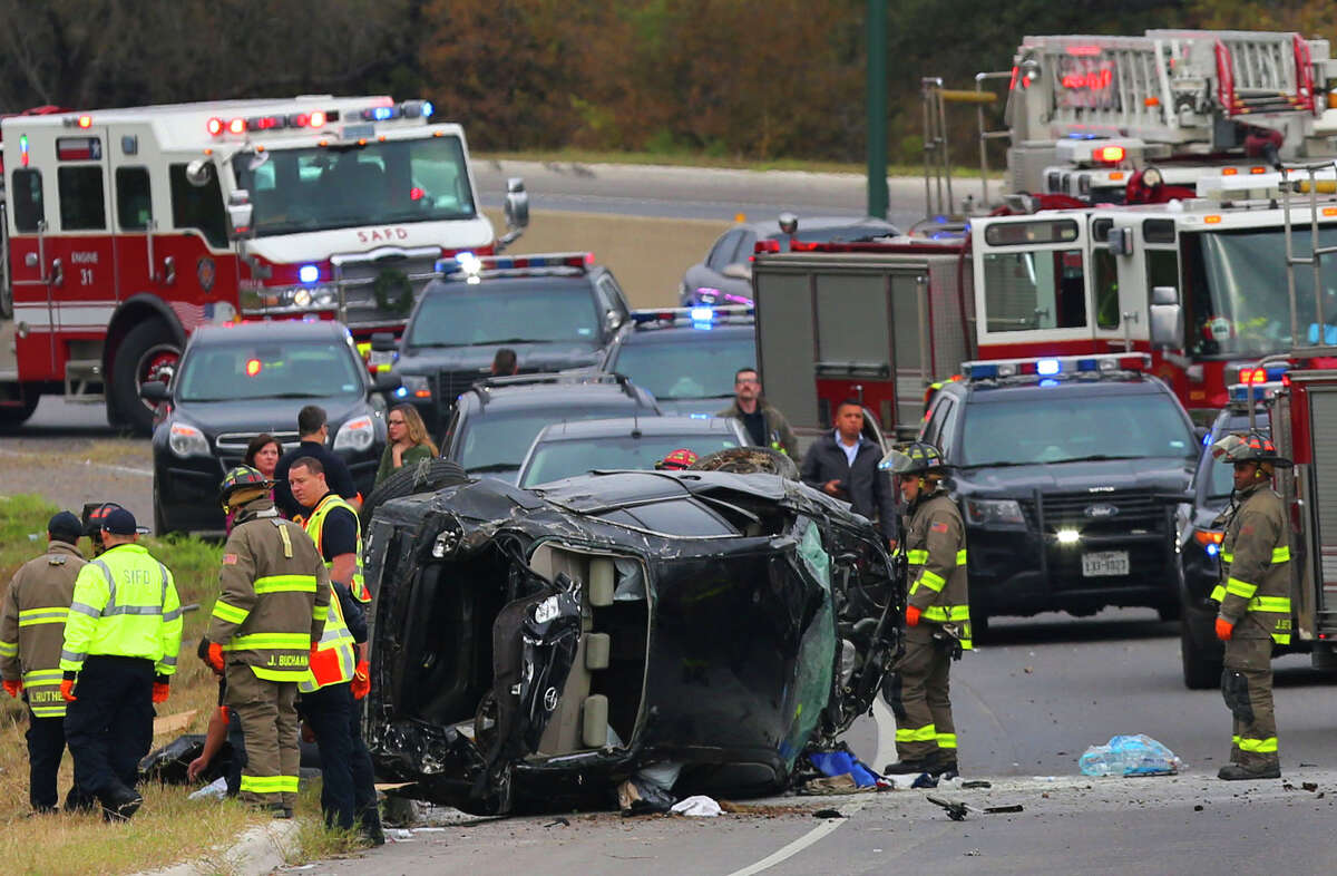 Driver ejected during rollover crash on North Side, Wurzbach Pkwy shut down