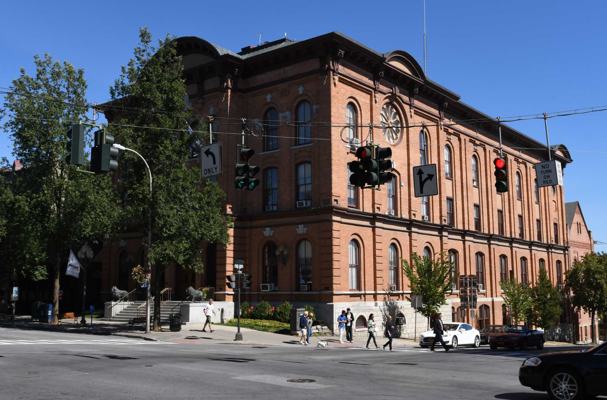 Saratoga Springs charter commission seeks city government change