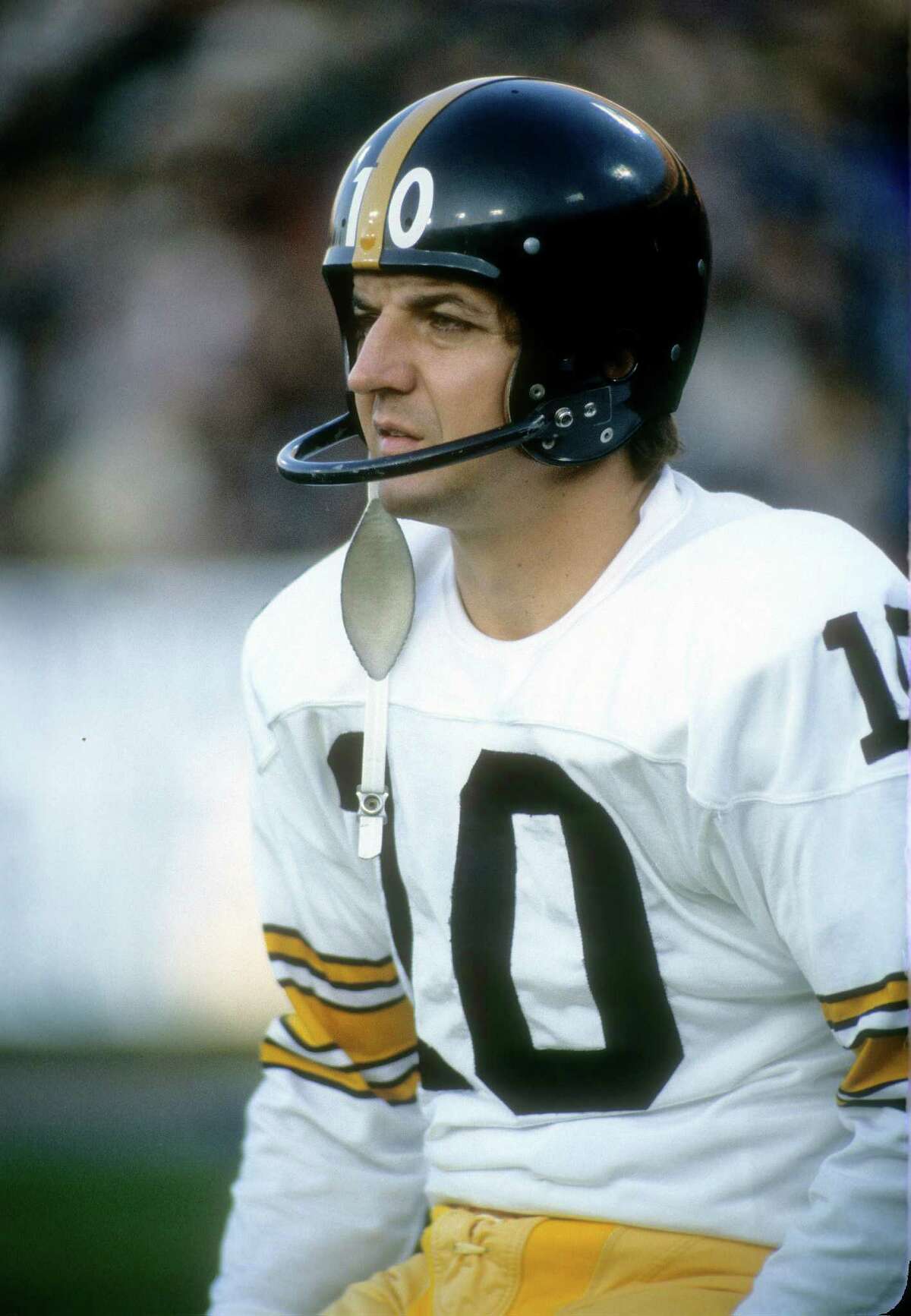 Linebacker Jack Lambert of the Pittsburgh Steelers looks on from the  News Photo - Getty Images