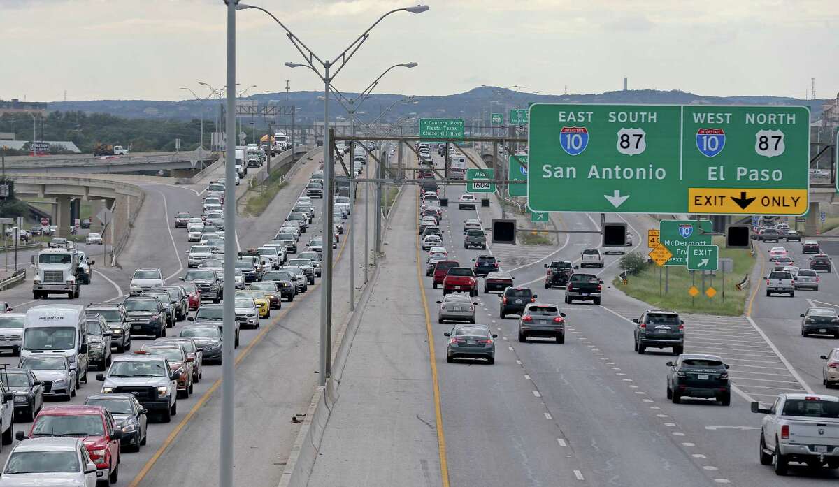 A view of traffic on Loop 1604 at the Interstate 10 interchange in October. This section of 1604, extending from Bandera Road to Interstate 35, is proposed for expansion by four lanes, but with tolls attached.