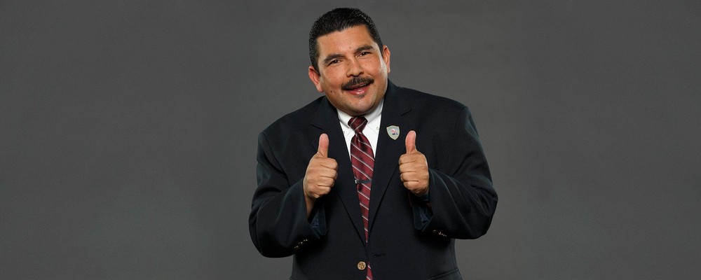 video-jimmy-kimmel-s-sidekick-guillermo-asks-warriors-to-help-him