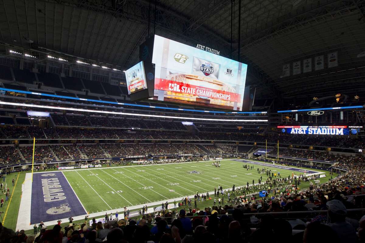 Big screen at AT&T Stadium for High School Playoffs 