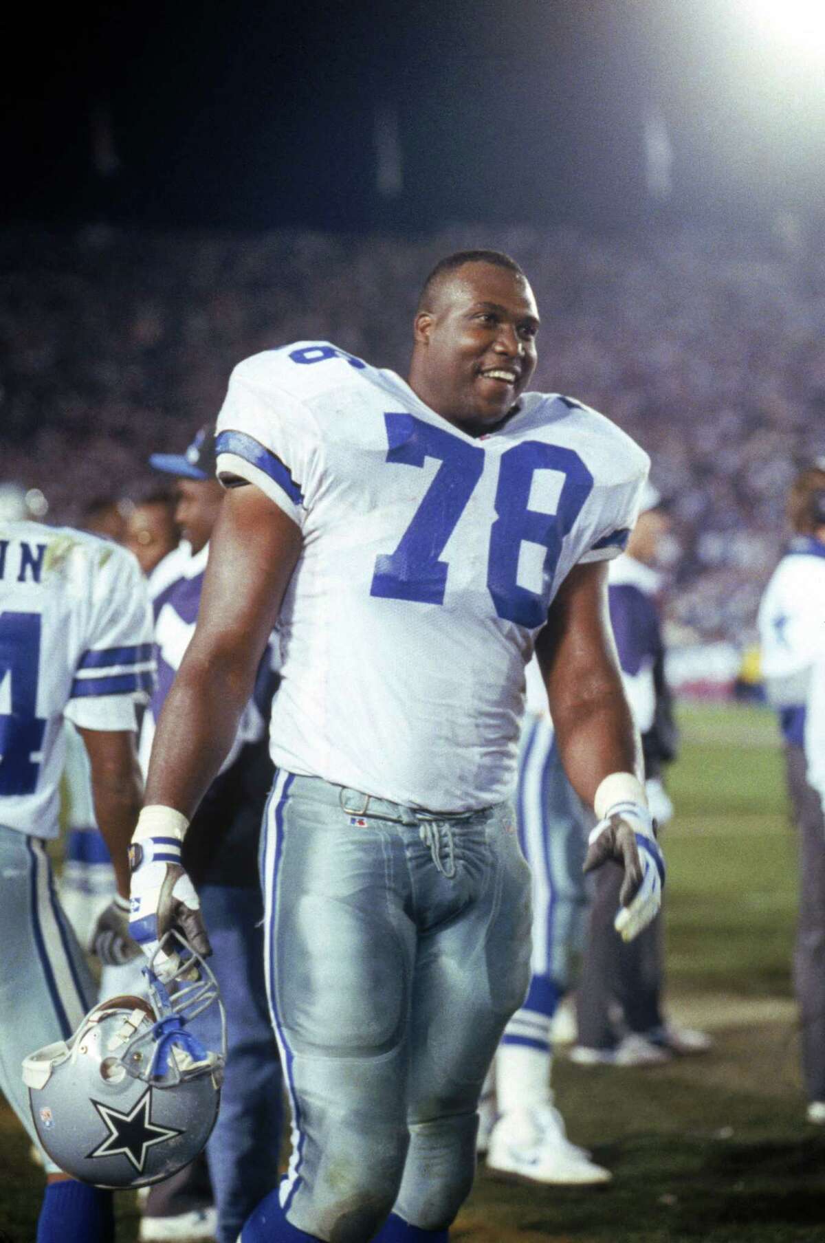 Super Bowl XXVII: Cowboys back on top, rout Bills 52-17