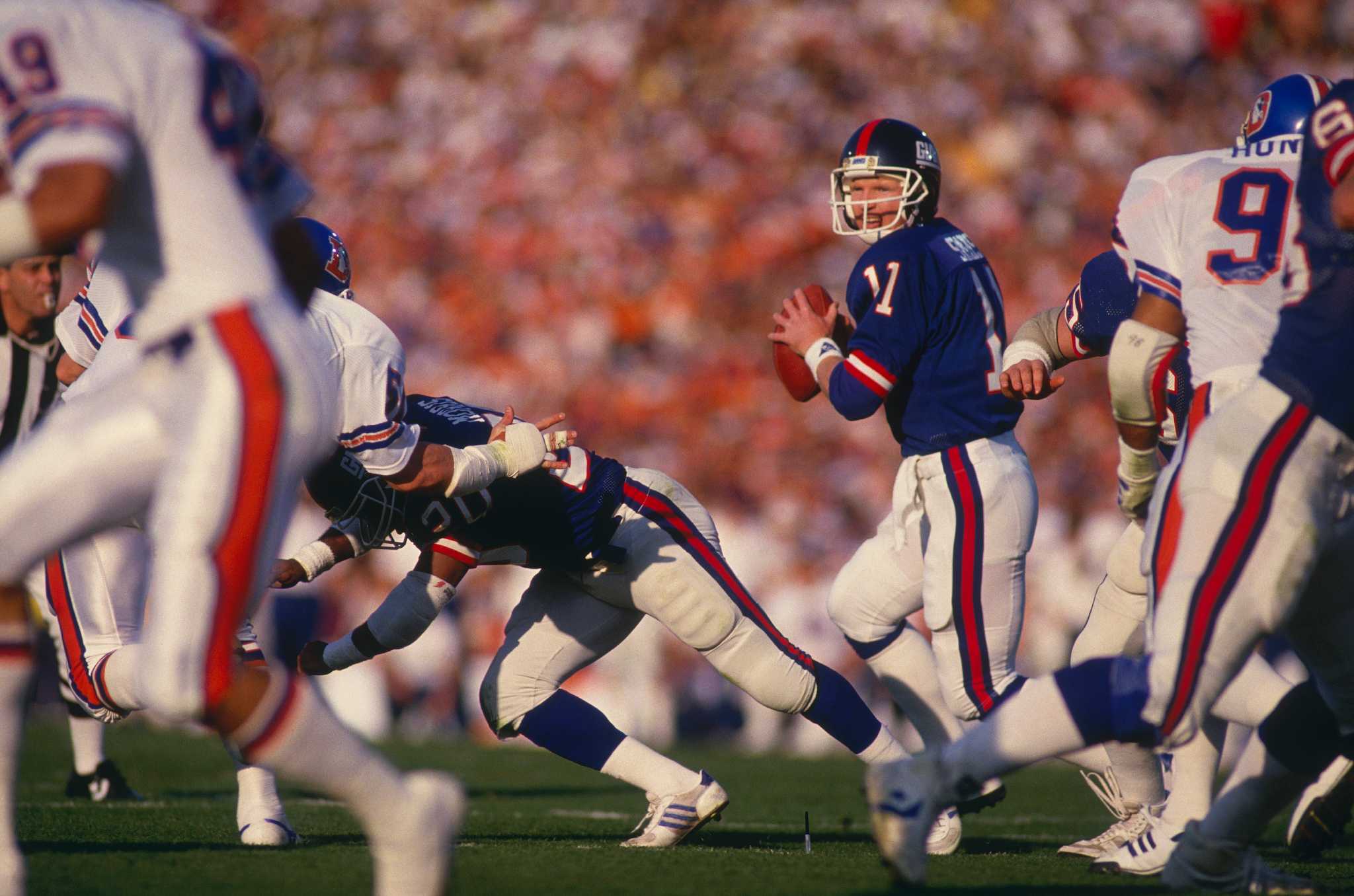 Mark Bavaro of the New York Giants looks on during an NFL football News  Photo - Getty Images