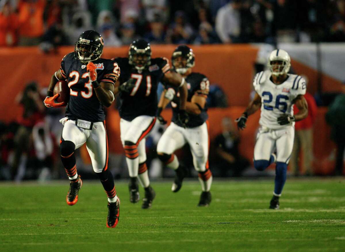 Super Bowl moment No. 27: Devin Hester makes history in the rain