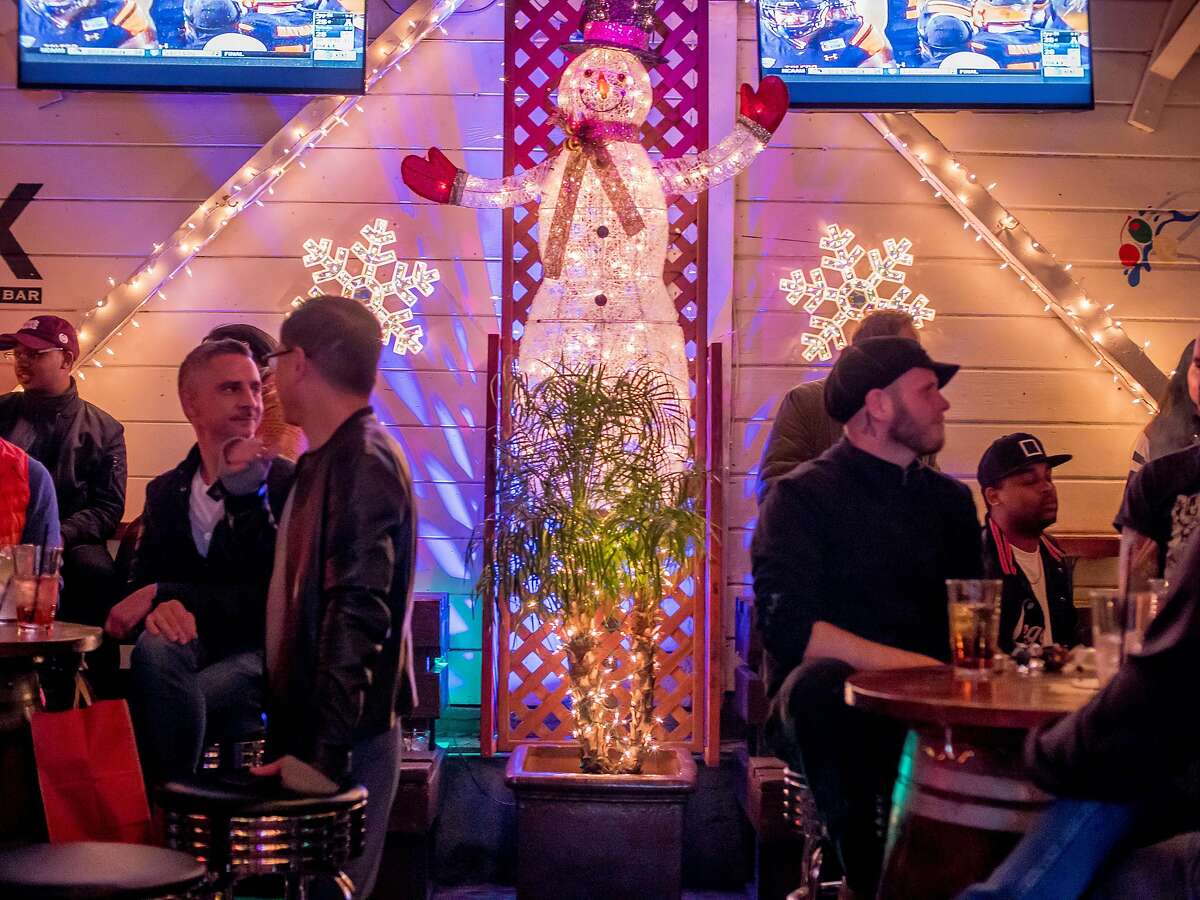 Castro’s Mix thrives on neighborhoodbar vibes