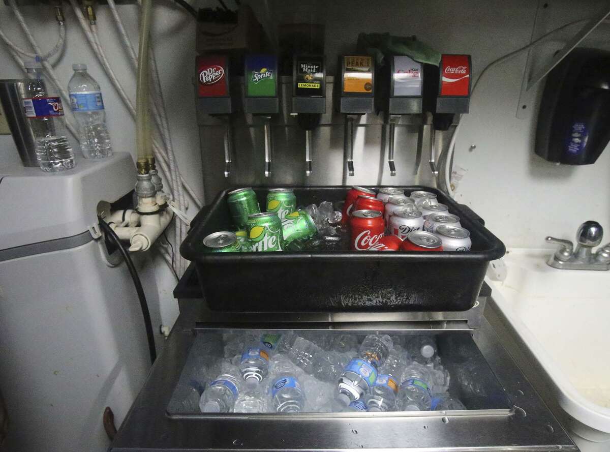 Canned soda and bottled water filled in as regular taps went unused, casualties of a possible contamination incident in Corpus Christi that forced the government to ban the use of city water from December 14th through the 18th.