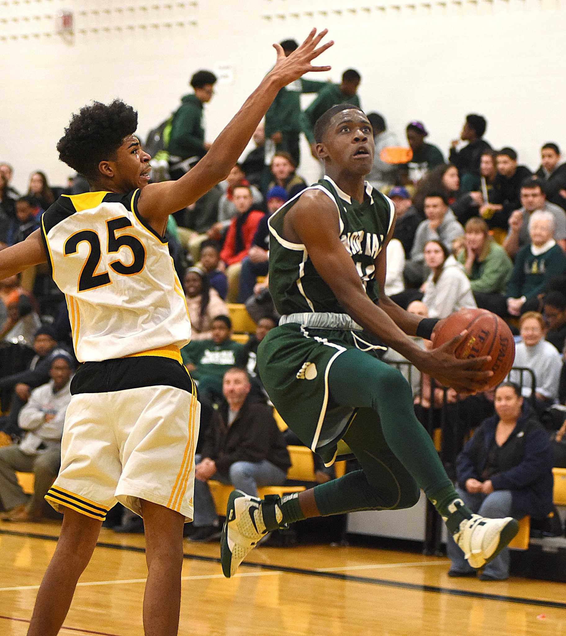 norwalk-boys-basketball-rout-kaynor-tech-the-hour